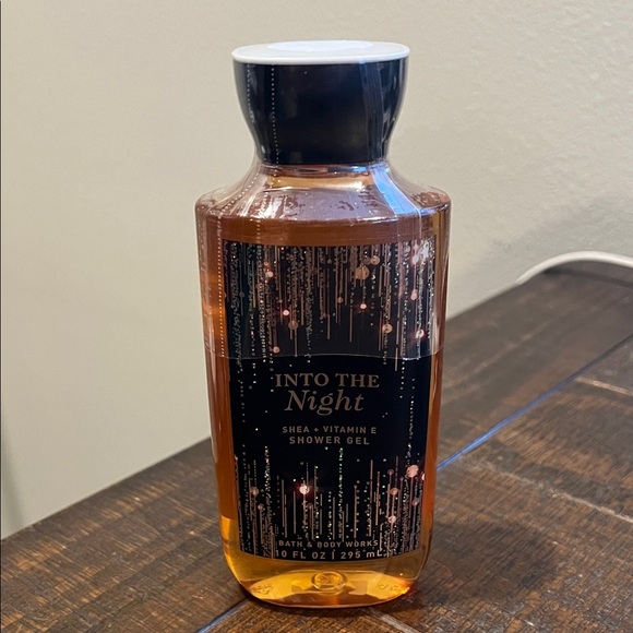 Bath & Body Works Into the Night Shower Gel - Black and Gold - Picture 1 of 2